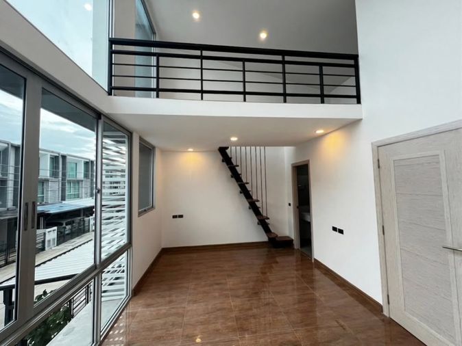 3-bed townhouse for sale, 20 sq wah, Nova Luxx Prachauthit 131