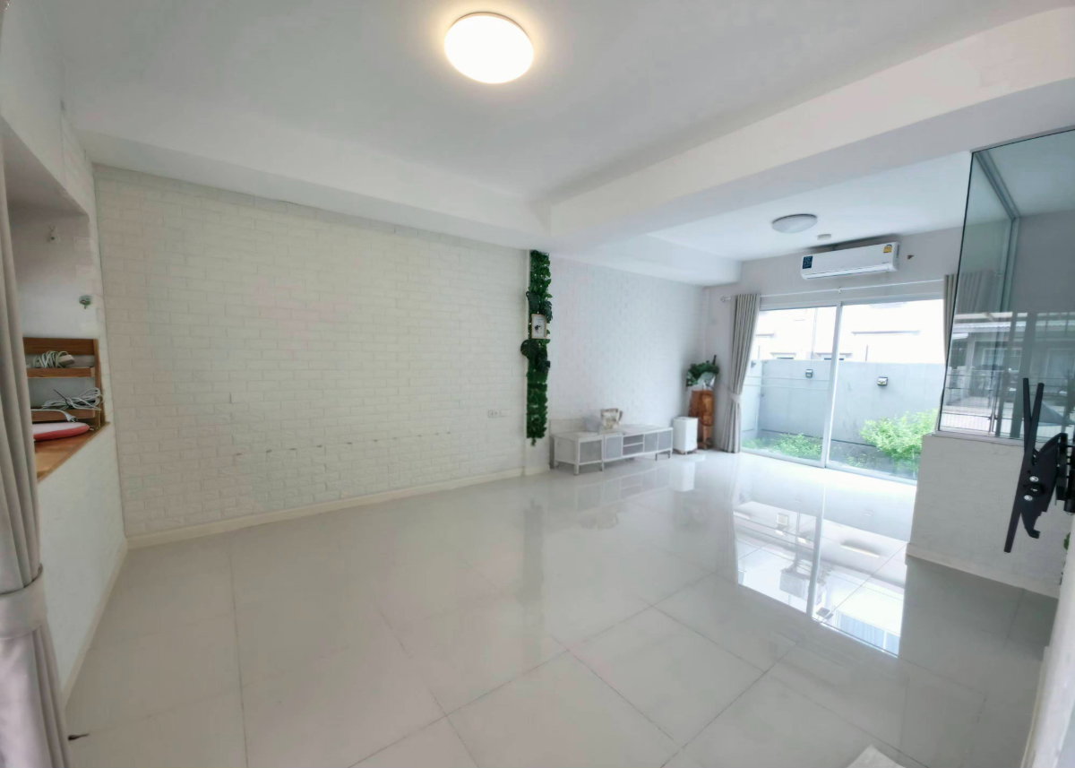 รูป ขายด่วนทาวน์โฮม Villaggio ศรีนครินทร์–บางนา 3 ห้องนอน 3 ห้องน้ำ 2 ที่จอดรถ 3.69 เท่านั้น - รูปที่ 4/23
