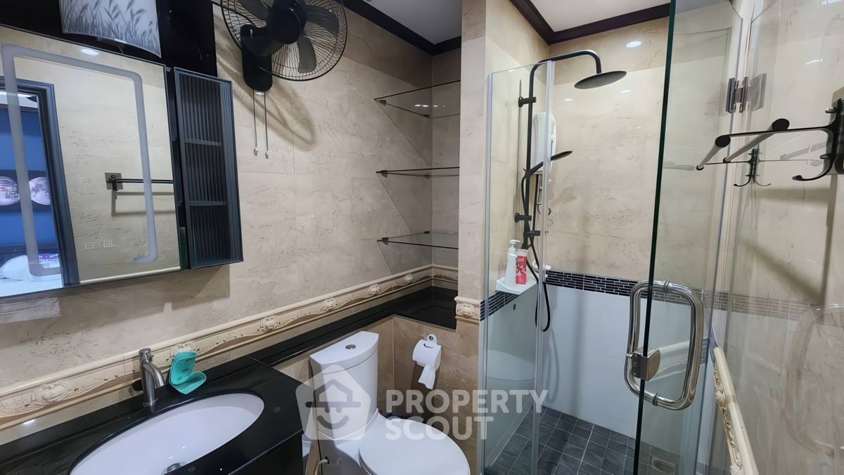 รูป คอนโด 2 ห้องนอน Siam Oriental Twins Pratumnak พระตำหนัก ขาย (ID 3282397) - รูปที่ 8/17
