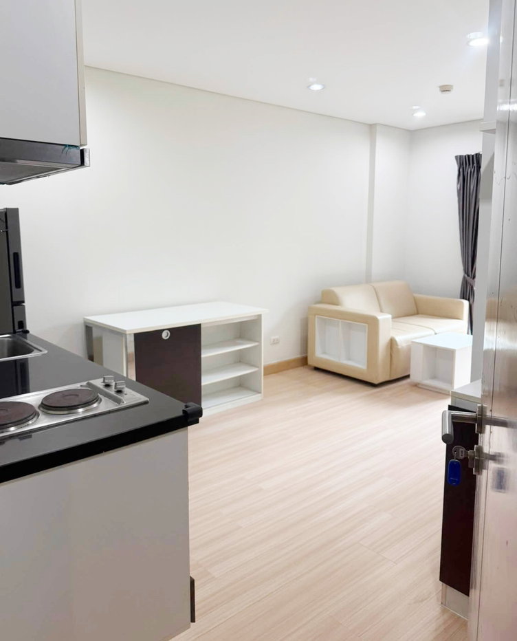 รูป ให้เช่า Serrano Rama 2 ห้องใหญ่ 32 ตร.ม. เดินถึง Central พระราม 2 เพียง 8,000 บาท - รูปที่ 4/13