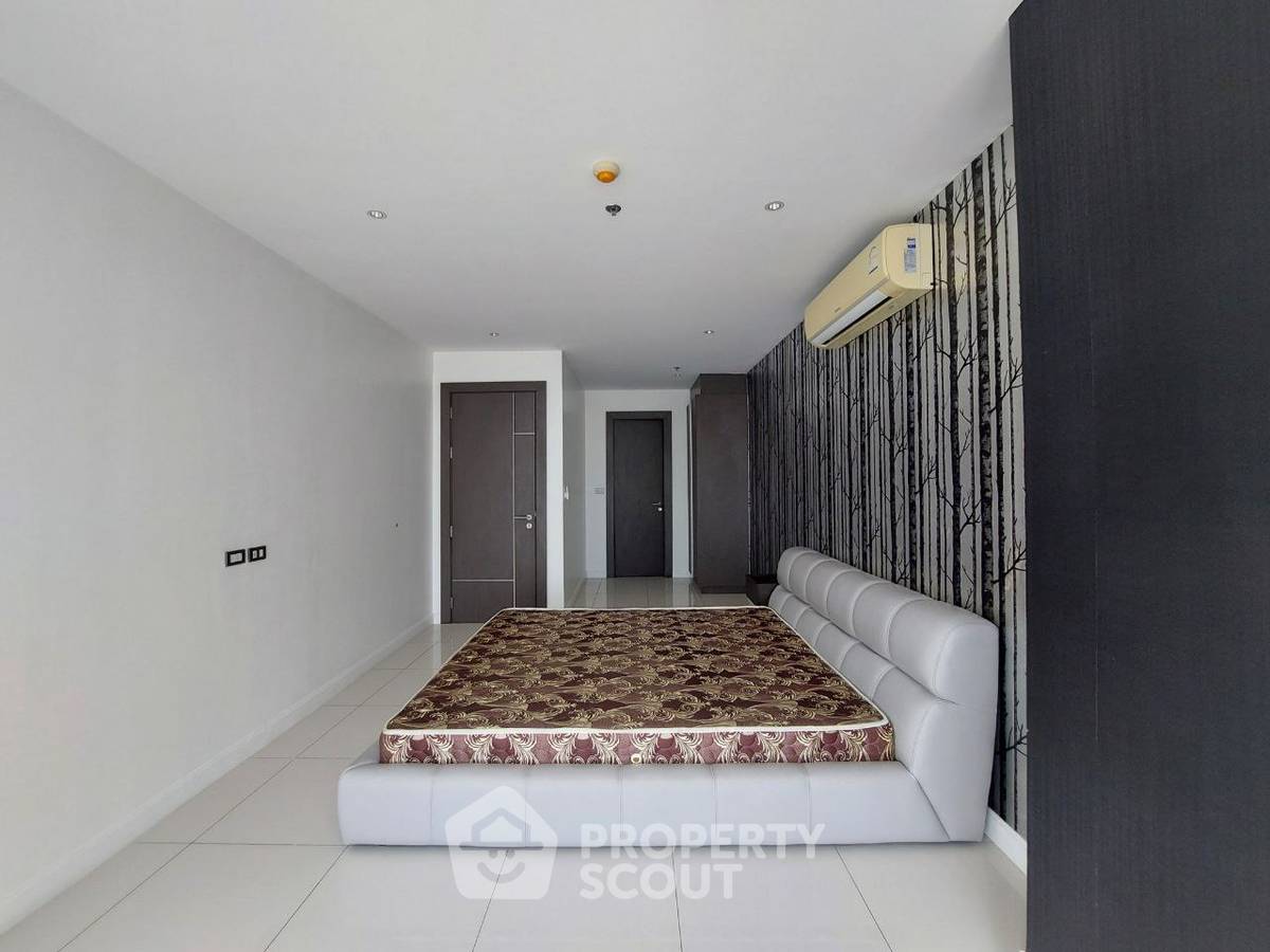 picture 1-BR Condo at The Point Pratumnak close to Phratamnak (ID 3281079) - 16/22