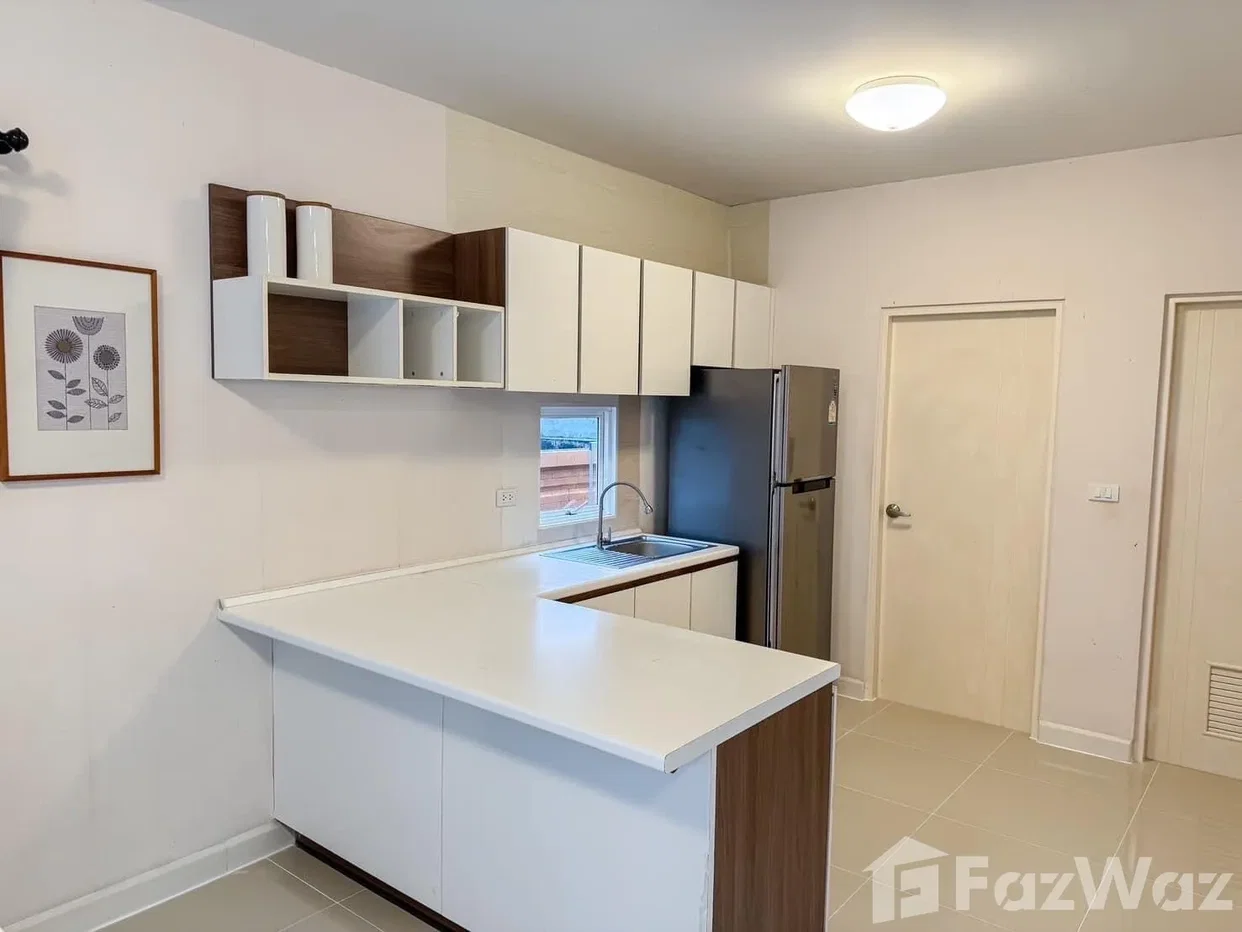 picture 3 Bedrooms 2 Bath Detached house. 1949219 - 9/20