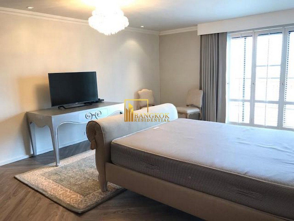 picture Modern 4 Bedroom Apartment in Central Phrom Phong Area - BR0251AP - 12/24