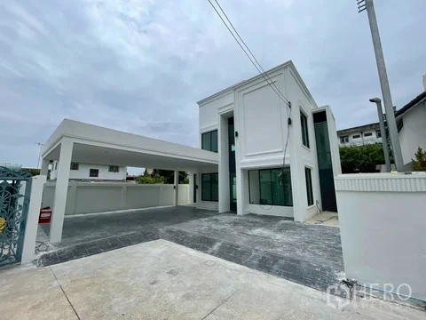 For Sale 4 Bedroom Detached House Ratchada 42 in Chatuchak, Bangkok