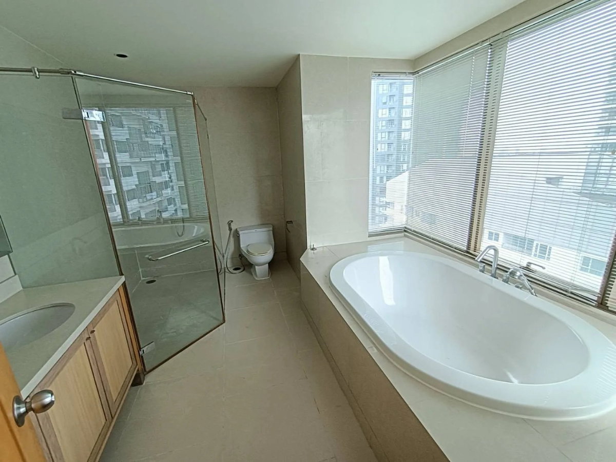 รูป LTHC16132 - Spacious Condo for Rent Phrom Phong | The Emporio Place | 160 sq.m. | 3 Beds 3 Baths | BTS Phrom Phong | 100K - รูปที่ 5/9