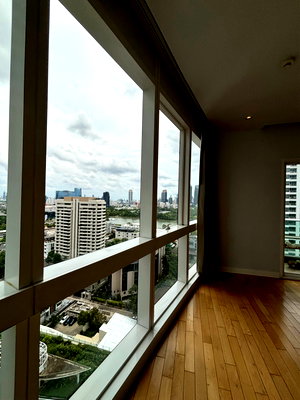 Condos for rent : LTHC16131 - Spacious Condo for Rent Asoke | Millennium Residence | 193 sq.m. | 3 Beds 3 Baths | BTS Asoke | 120K