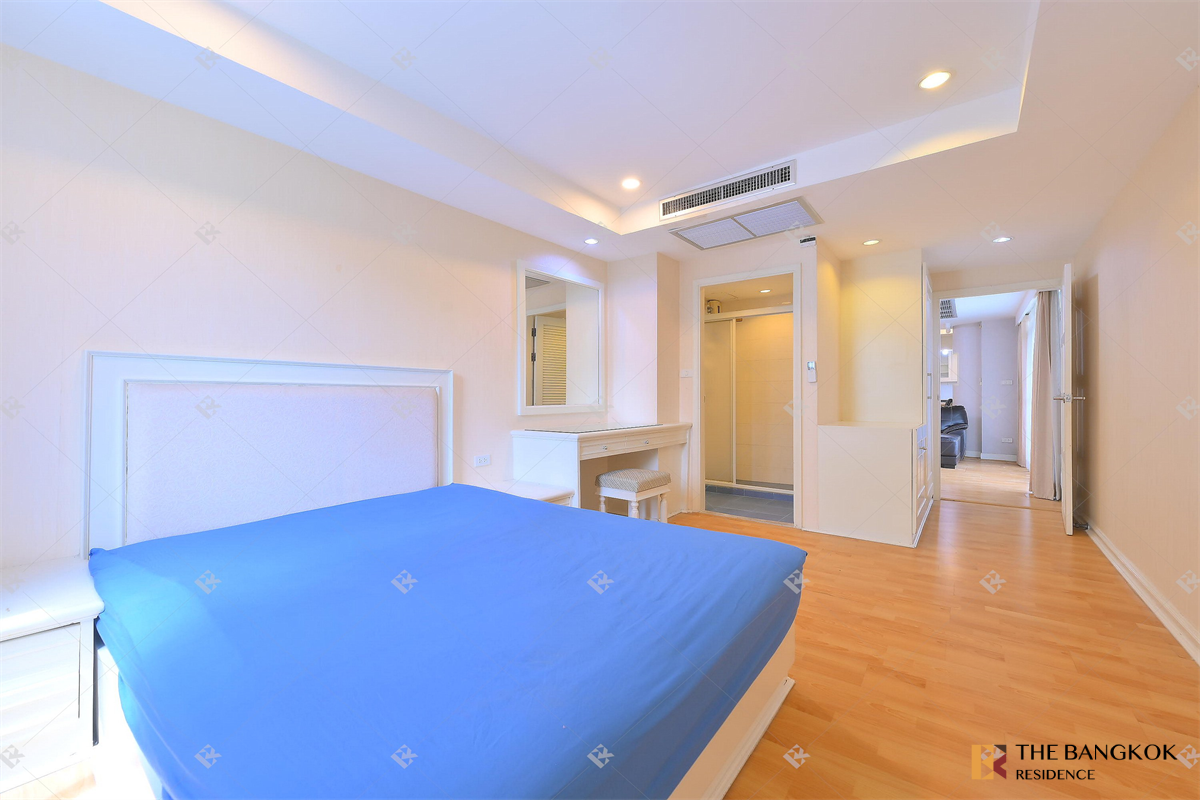 picture Royal Castle Sukhumvit near BTS Phrom Phong Easy Travel, Fully Utilized Space - 2/10