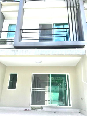 เช่าทาวน์โฮม ซอยอ่อนนุช (สุขุมวิท 77) : ให้เช่าบ้านกลางเมือง สุขุมวิท 77  (Baan Klang Muang Sukhumvit 77) อยู่ซอยอ่อนนุช 17