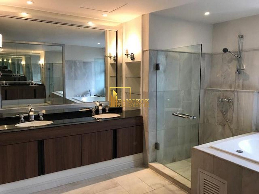 picture Modern 4 Bedroom Apartment in Central Phrom Phong Area - BR0251AP - 9/24