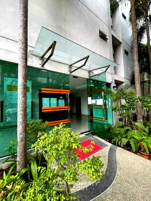 Condos for sale : 1-BR Condo at Club Royal Condominiums close to Sanctuary of Truth (ID 3281644)