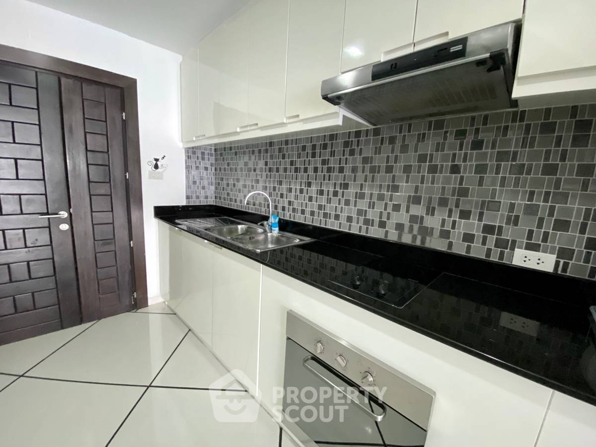 รูป คอนโด 1-ห้องนอน ที่ เอคเซคคิวทิฟ เรสซิเดนซ์ 4 ใกล้ ถนนพระตำหนัก พัทยา (ID 3281681) - รูปที่ 45/56