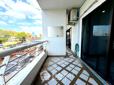 Condos for sale : 95 Sqm 1-BR Condo At Pattaya Hill Resort For Sale (ID 3280977)