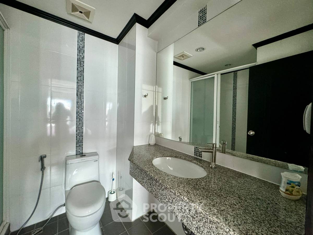 picture 2-BR Condo at Siam Oriental Elegance 2 close to Phratamnak (ID 3281407) - 6/9