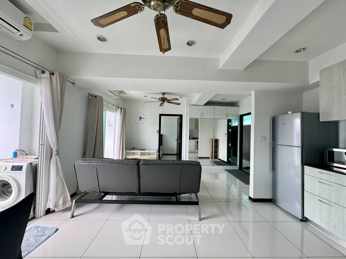 picture 2-BR Condo at Siam Oriental Elegance 2 close to Phratamnak (ID 3281407) - 9/9