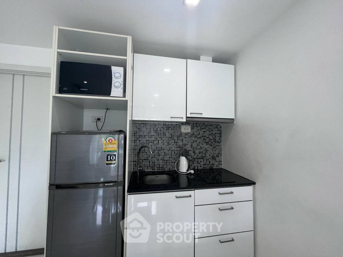 picture 1-BR Condo At Siam Oriental Plaza, Phratamnak (ID 3281376) - 9/9