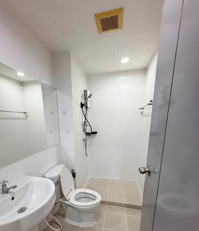 รูป ให้เช่า Serrano Rama 2 ห้องใหญ่ 32 ตร.ม. เดินถึง Central พระราม 2 เพียง 8,000 บาท - รูปที่ 7/13
