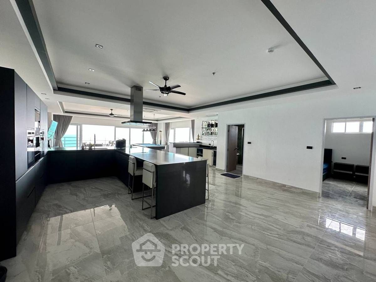 รูป ชั้น 27 3 ห้องนอน 260 ตร.ม. View Talay 7 Condominium Jomtien (ID 3282451) - รูปที่ 13/41