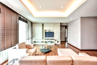 Condos for rent : 💖💖 Rental Condo 🌆 Sky Villas Sathorn, 3BR 215 sq.m. 100K 💎 Spacious Unit, Good Price, Near BTS Saint Louis 
