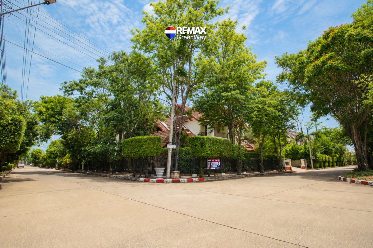 รูป ขายบ้านเดี่ยว ประชาอุทิศ ม. วรารมย์ หลังมุม หน้าสวน ปรับปรุงใหม่ มีเรือนรับรอง 162 ตร.วา  - รูปที่ 25/25