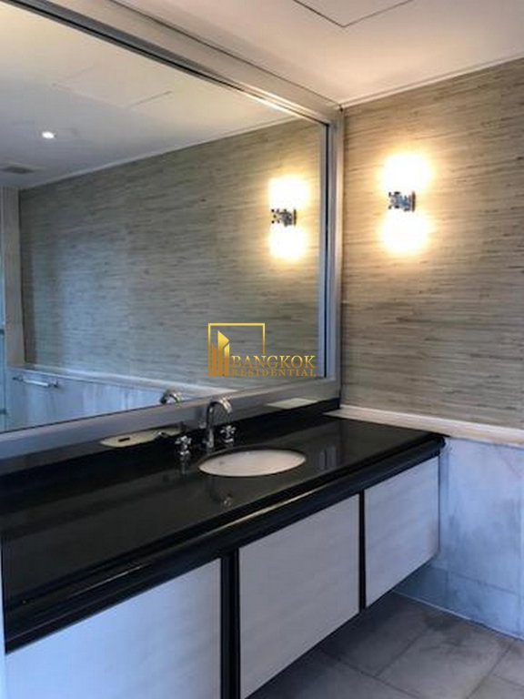 picture Modern 4 Bedroom Apartment in Central Phrom Phong Area - BR0251AP - 16/24