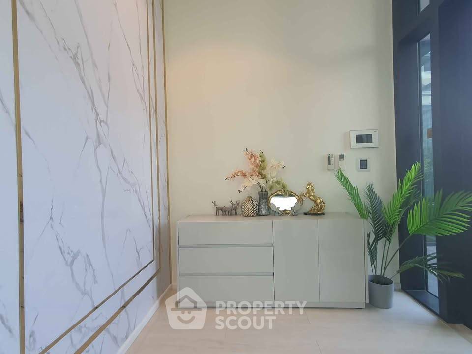 picture 3-BR Condo at Circle Living Prototype New Petchburi near MRT Phetchaburi (ID 3288593) - 18/21