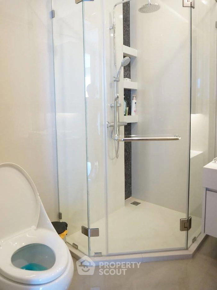 picture High-Floor 2-BR 99 Sqm At Menam Residences (ID 3147402) - 10/15