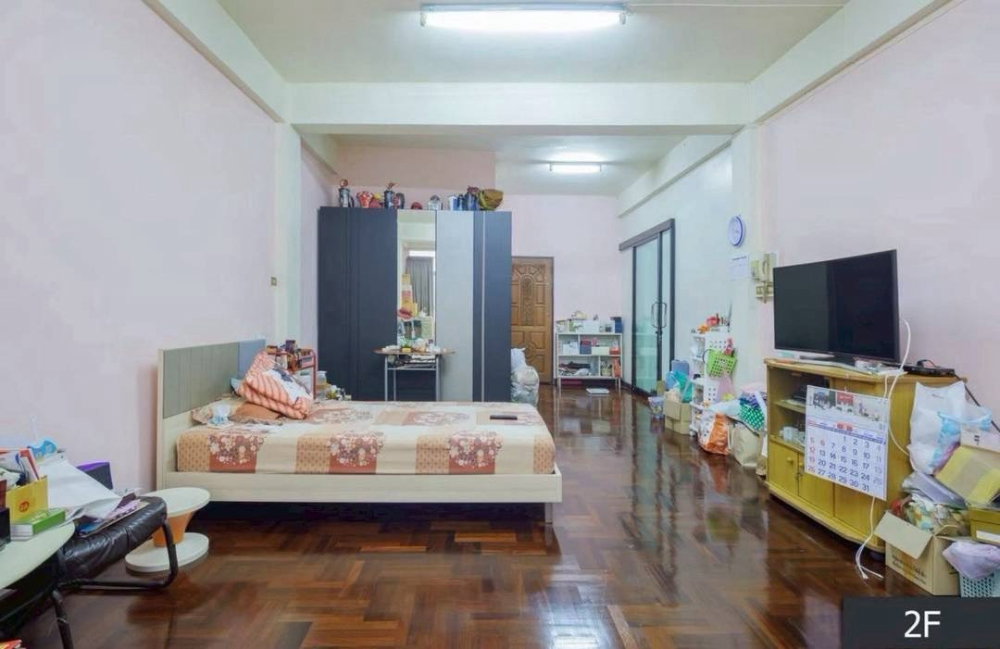 รูป LTHC16128 - Spacious Commercial for Sale Saphanlek–Chinatown | 540 sq.m. | 6 Floors | Business Potential | 45.5 MB - รูปที่ 4/6