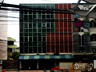 อาคารพาณิชย์ ม.ศิลปากร : ขาย ตึกแถว 156 ตรม คลองต้นไทร คลองสาน กรุงเทพมหานคร