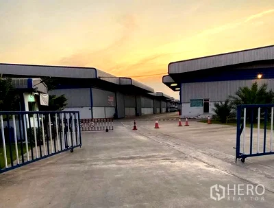 เช่าโรงงาน สถาบันเทคโนโลยีพระจอมเกล้าเจ้าคุณทหารลาดกระบัง : ให้เช่า โกดัง 2000 ตรม ลำปลาทิว ลาดกระบัง กรุงเทพมหานคร