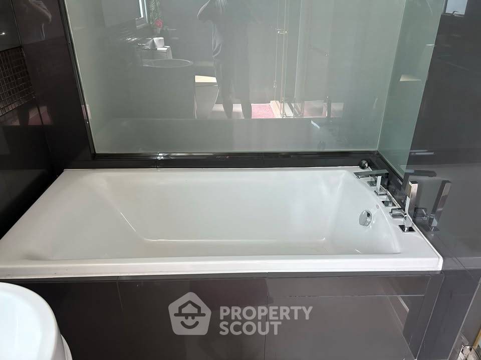 picture 2-BR Condo at Rhythm Sukhumvit 50 near BTS On Nut (ID 3293971) - 11/11