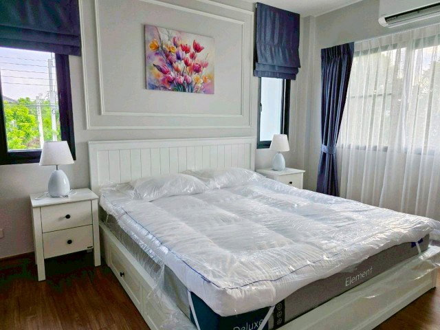 picture  Vibhavadi Rangsit, Chaeng Watthana, and Chang Akat Uthit 13-17: A large, corner-plot, luxury 2-story detached house featuring - 6/8