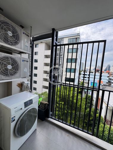 ให้เช่าคอนโด 1 ห้องนอน 30 ตร.ม. บลอสซั่ม คอนโด แอท สาทร - เจริญราษฎร์