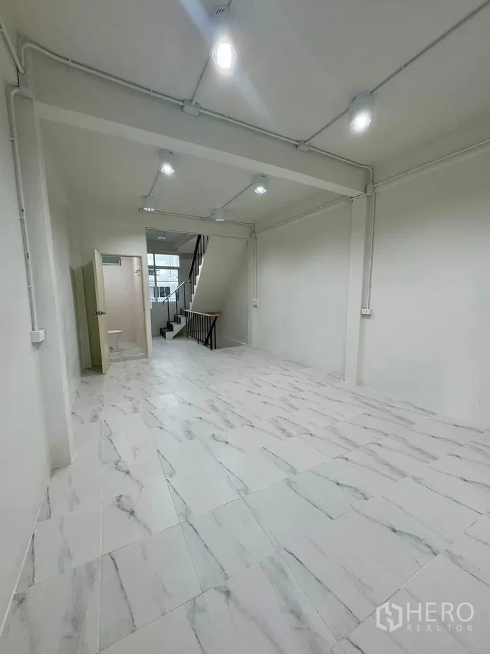 รูป ให้เช่า ตึกแถว 180 ตรม สาทร กรุงเทพมหานคร BTS สาทร สะพานตากสิน - รูปที่ 13/20