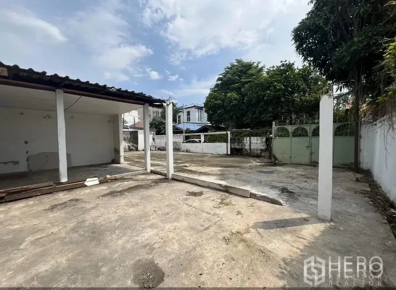 picture For rent Detached House in Phra Khanong, Bangkok BTS Punnawithi - 2/7