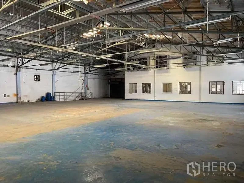 รูป ให้เช่า โรงงาน 5350 ตรม พระสมุทรเจดีย์ สมุทรปราการ - รูปที่ 9/13