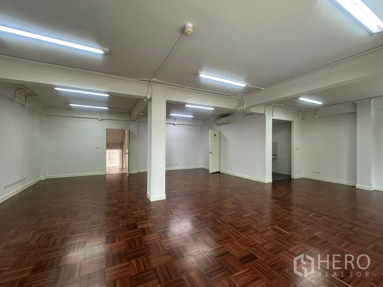 รูป ให้เช่า ออฟฟิศ 90 ตรม คลองตันเหนือ วัฒนา กรุงเทพมหานคร BTS อโศก - รูปที่ 4/6
