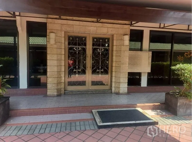 picture For rent Retail Space 320 sqm in Lumphini, Pathum Wan, Bangkok BTS Chitlom - 6/12