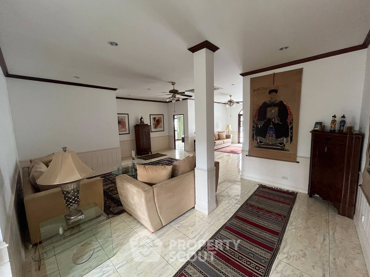 picture Unique 6-BR Pool Villa next to Market Village (ID 3293800) - 24/49