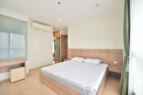 RHYTHM Ratchada-Huaikhwang near MRT Huai Khwang Station Location Near Employment, Surrounded by Lifestyles