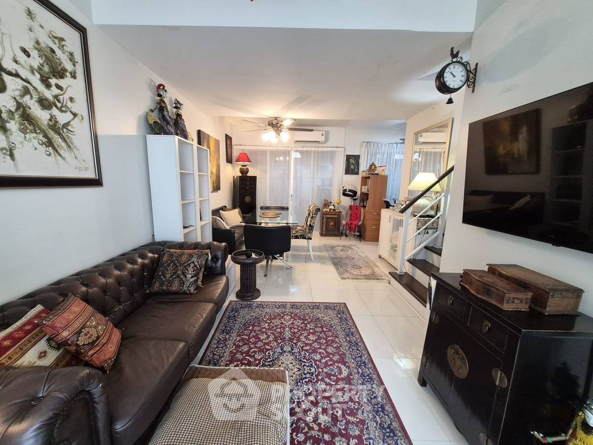 รูป ทาวน์เฮ้าส์ 3-ห้องนอน ที่ เดอะ คอนเนค แบริ่ง สเตชั่น ใน สำโรงเหนือ (ID 3284338) - รูปที่ 1/9