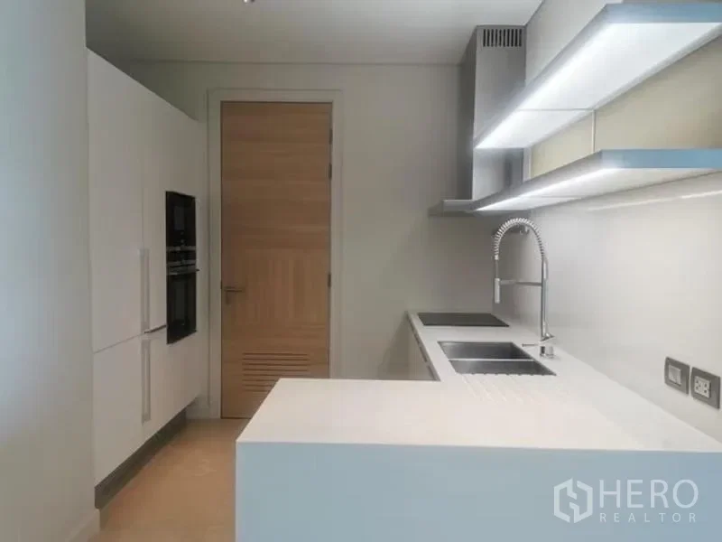 รูป ให้เช่า คอนโด 2 ห้องนอน Sindhorn Residence (บ้านพักซินด์ฮอร์น) ลุมพินี ปทุมวัน กรุงเทพมหานคร BTS ชิดลม - รูปที่ 5/19
