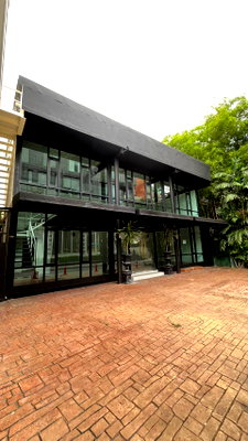เช่าสำนักงาน เขตวัฒนา : LTHC16146 - Stand-Alone Building for Rent Thonglor | 300 sq.m. | 2 Storeys | 4–5 Parking Spaces | 300K/month