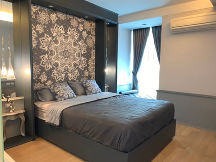 รูปภาพ P-52103 Luxury Low-rise Condo! Via 49 Sukhumvit 49 | 1 Bed 46 sq.m. 2nd Fl. Garden View with Bathtub 35,000 THB/mo Line@easythaihome 085-592-2897