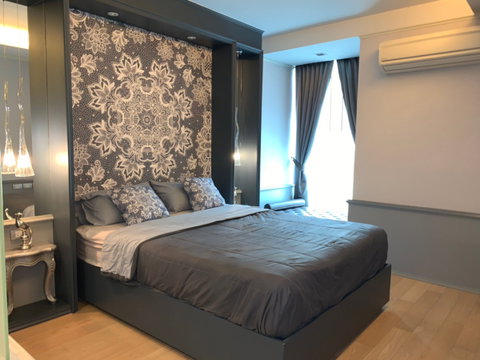 P-52103 Luxury Low-rise Condo! Via 49 Sukhumvit 49 | 1 Bed 46 sq.m. 2nd Fl. Garden View with Bathtub 35,000 THB/mo Line@easythaihome 085-592-2897