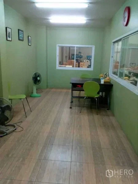 รูป ให้เช่า โกดัง 650 ตรม บางพลีใหญ่ บางพลี สมุทรปราการ - รูปที่ 2/10