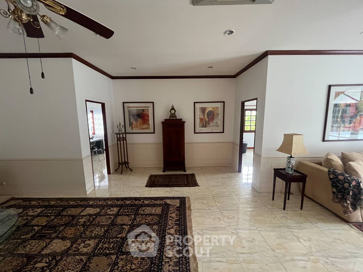 picture Unique 6-BR Pool Villa next to Market Village (ID 3293800) - 34/49