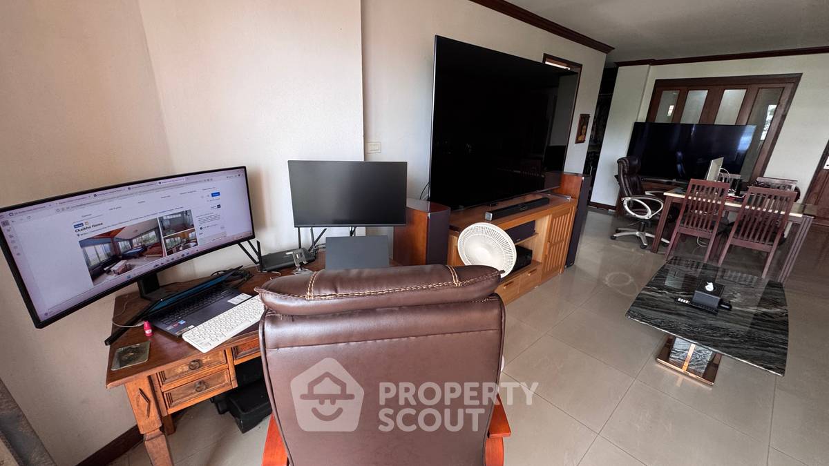 picture Spacious 1-BR 104 Sqm At Royal Hill Resort Condominium (ID 3281840) - 18/31