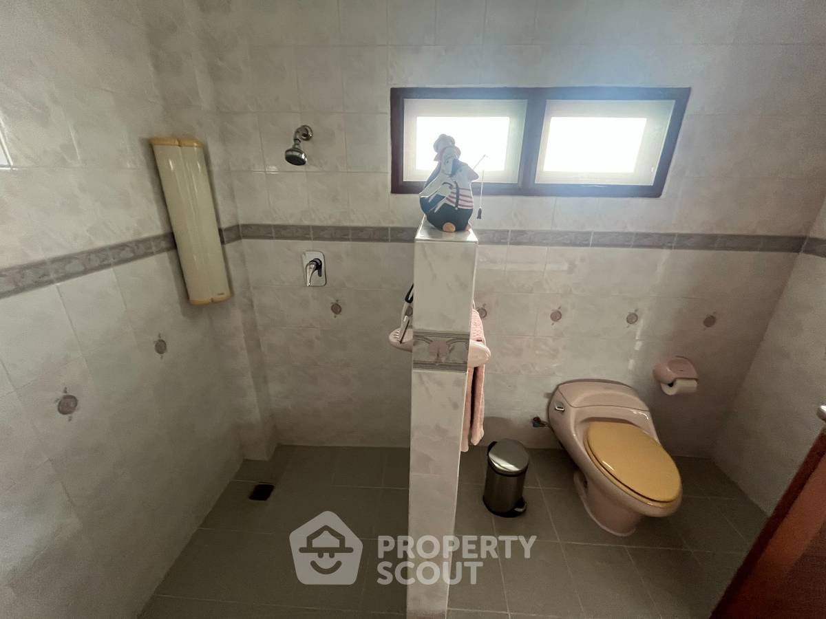 picture Unique 6-BR Pool Villa next to Market Village (ID 3293800) - 27/49