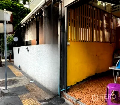 เช่าพื้นที่ขายของ เขตวัฒนา : ให้เช่า พื้นที่ขายของ 10 ตรม วัฒนา กรุงเทพมหานคร BTS นานา