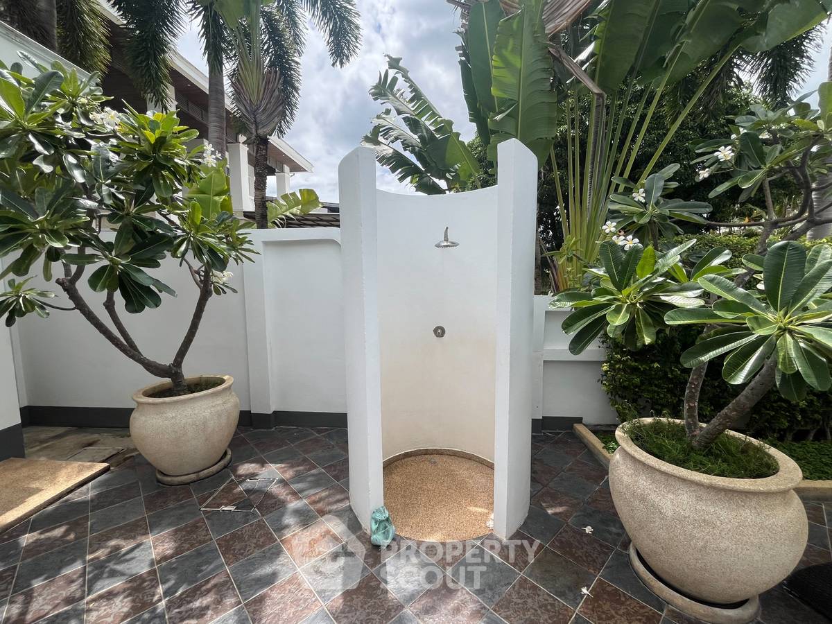 picture Unique 6-BR Pool Villa next to Market Village (ID 3293800) - 6/49